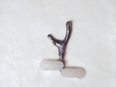 Marta Strambi, Galho, 2007, silicone e chumbo 60,5 x 50, 5 x 2 cm